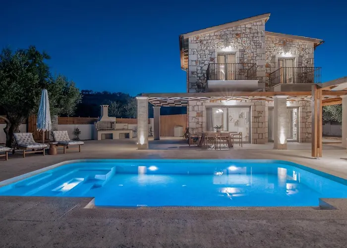 Villa Bedrock Beachside With Private Pool