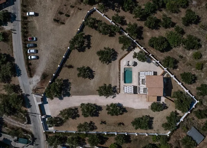 Bedrock Beachside With Private Pool Villa
