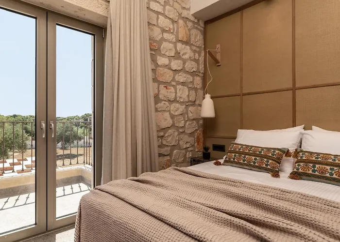 Bedrock Beachside With Private Pool Villa *
