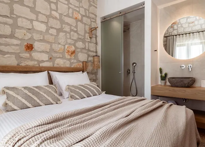 Bedrock Beachside With Private Pool * Vasilikí