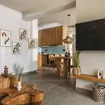Bedrock Beachside With Private Pool