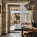 Bedrock Beachside With Private Pool Villa