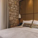 Bedrock Beachside With Private Pool *