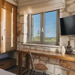 Villa Bedrock Beachside With Private Pool *