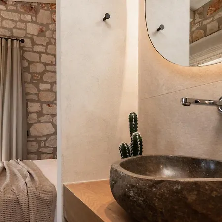 Villa Bedrock Beachside With Private Pool