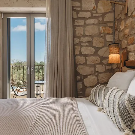 Bedrock Beachside With Private Pool Vasilikí