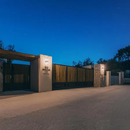 别墅 Bedrock Beachside With Private Pool *