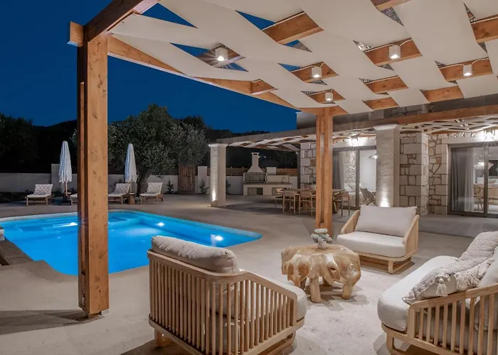 Bedrock Beachside With Private Pool Βίλα *