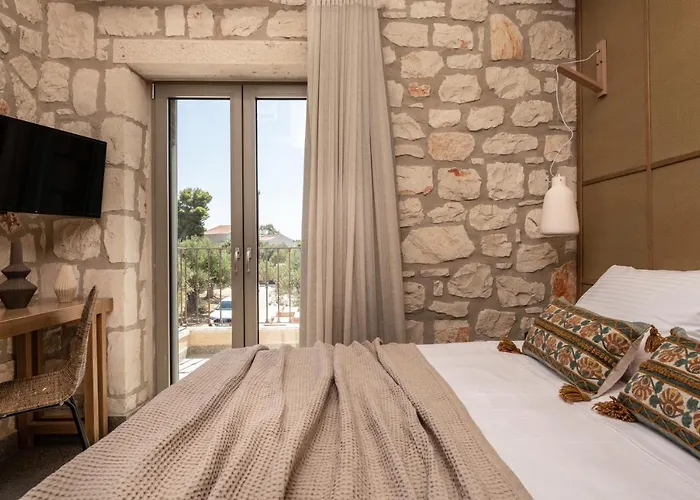 Bedrock Beachside With Private Pool Vila Vasilikí