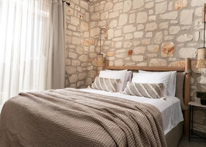 Vila Bedrock Beachside With Private Pool Vasilikí